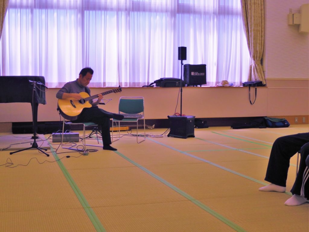 某会合にて２曲演奏させていただきました。（43）